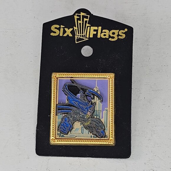 Batman Gotham City Gold Pin Enamel Square Design By Six Flags - Picture 1 of 4